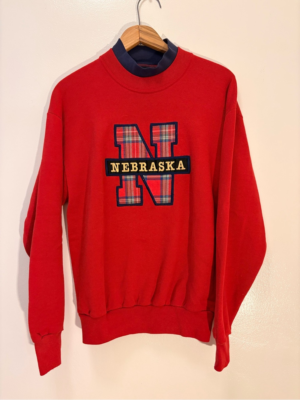 Vintage Jerzees Medium Women’s Nebraska Red Plaid Embroidered Sweatshirt